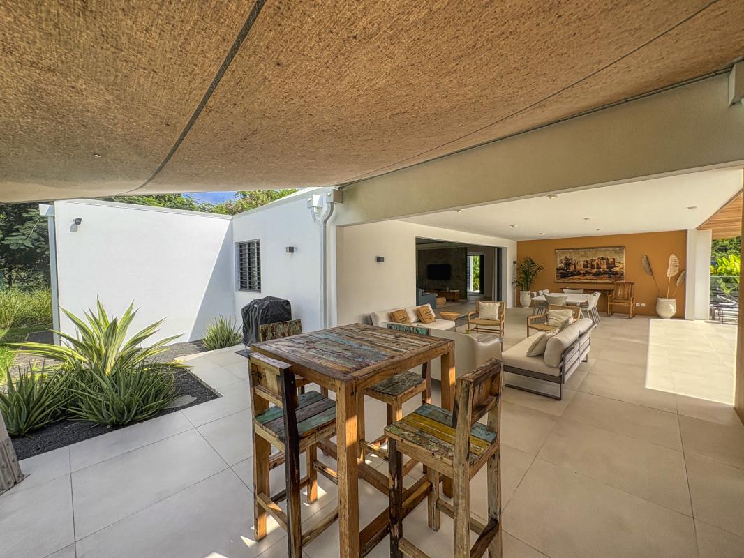 31.Location villa piscine Saint François Guadeloupe_Terrasse